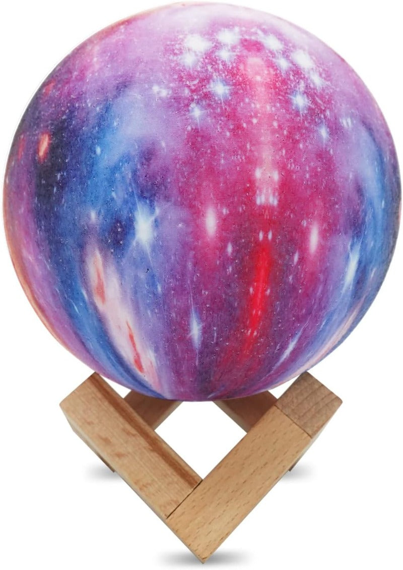 3D Mesečeva Galaksija lampa Svemirski 3D print lampa Lampa sa promenljivim bojama Mesečeva galaksija svetlosni efekti USB punjiva svemirska lampa Osetljiva na dodir lampa Magična svemirska atmosfera Unikatan svetlosni dekor Atmosferska svetlosna lampa Ambalaža sa držačem inkluzivna