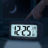 LCD sat namenjen za prikaz vremena, datuma i sobne temperature.