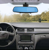 Auto kamera namenjena snimanju prostora ispred i iza vozila.