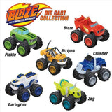 Crveni Blaze i zeleni Pickle među autićima iz seta.
