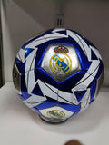Fudbalska lopta za decu sa motivom kluba Real Madrid.