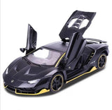 Igračka automobil Lamborghini Aventador izrađena u metalnoj varijanti.