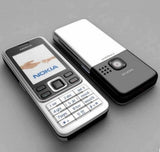 Mobilni telefon Nokia prikazan na fotografiji proizvoda.