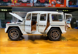 Mercedes-Benz AMG G63 metalni model bele boje.