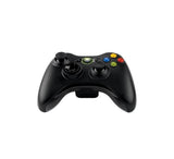 Džojstik za Xbox 360 predstavljen kao igraća oprema.