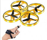Na dronu Firefly F65 vide se LED svetla duž oboda.