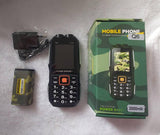 Na slici je telefon Q6 sa ojačanim kućištem.