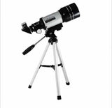 Astronomski teleskop sa objektivom prečnika 70 mm.