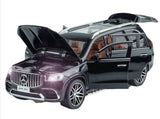 Crni metalni autić Mercedes GLS 63 prikazan je kao model vozila za igru.