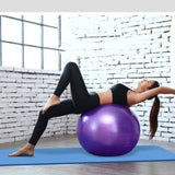 Na slici je pilates lopta koja se koristi kao rekvizit za vežbanje.