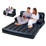 Sofa na naduvavanje prikazana u obliku sofe za sedenje.
