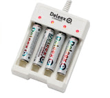 USB punjač namenjen punjenju punjivih AA i AAA baterija.