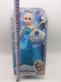 Na slici se nalazi lutka balerina inspirisana temom Frozen.