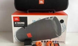 PRODAVANI JBL zvučnik prikazan na fotografiji proizvoda.