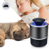 Električna zamka za insekte prikazana u formi USB lampe.