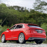 Audi Q8 metalni muzički crveni