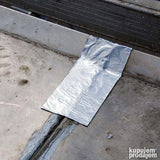 Prikazana je butil-aluminijumska traka za zaptivanje.