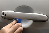 Auto pasta koja se nanosi na ogrebotinu kružnim pokretima.