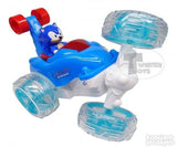 Sonic auto na daljinsko upravljanje prikazan kao igračka za akrobatsku vožnju.