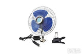 Ventilator ima metalni vrat sa zavrtnjima i dugačak priključni kabl.