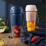 Blender čaša namenjena seckanju voća i povrća.
